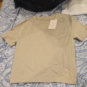 ❤️10/$16 New Seamless a new day Taupe Short Sleeve Top Crop